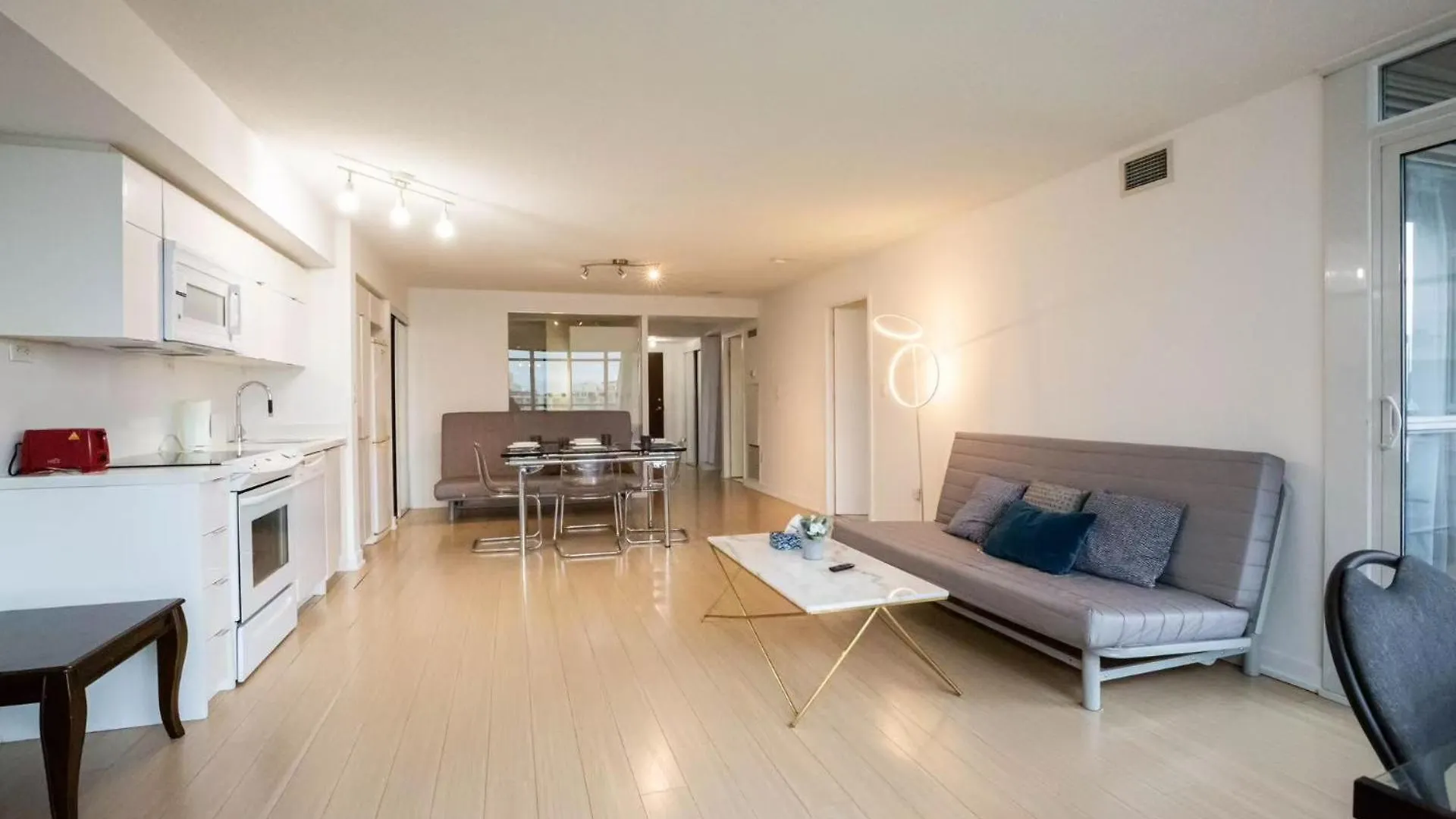 Cn Tower View Condominium トロント カナダ